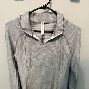 Lululemon 1/4 running pull over size 8